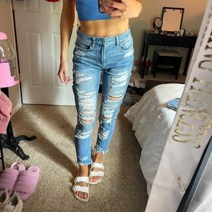 AMERICAN EAGLE MOM JEANS! SIZE 2 REG